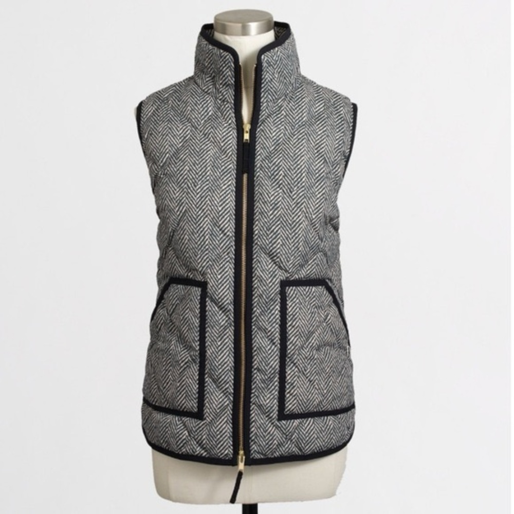 J.crew || woman’s Herringbone Quilted Vest with Black Trim size XS